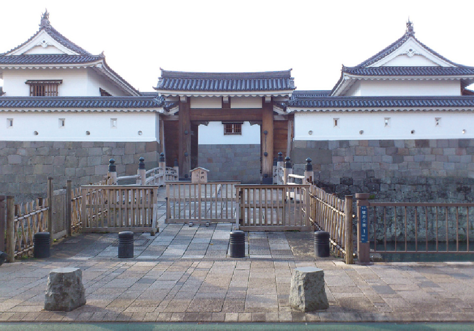 Higashi Gomon east gate